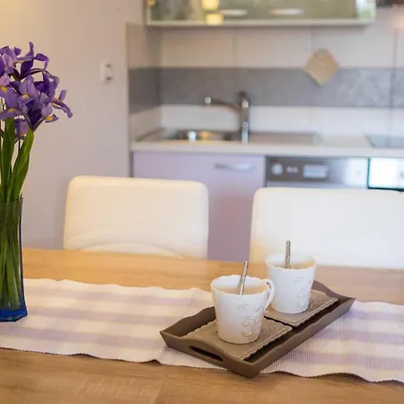 Apartman Iva Near The Sea