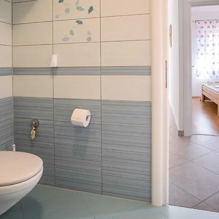 Apartman Iva Near The Sea *