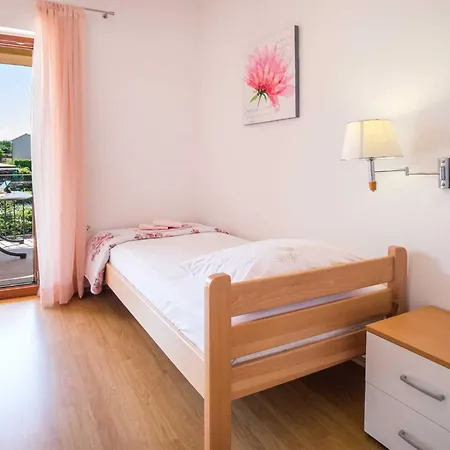 Apartman Iva Near The Sea