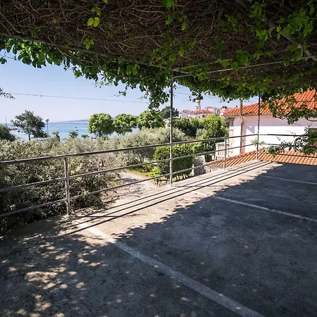 Iva Near The Sea * Krk Town